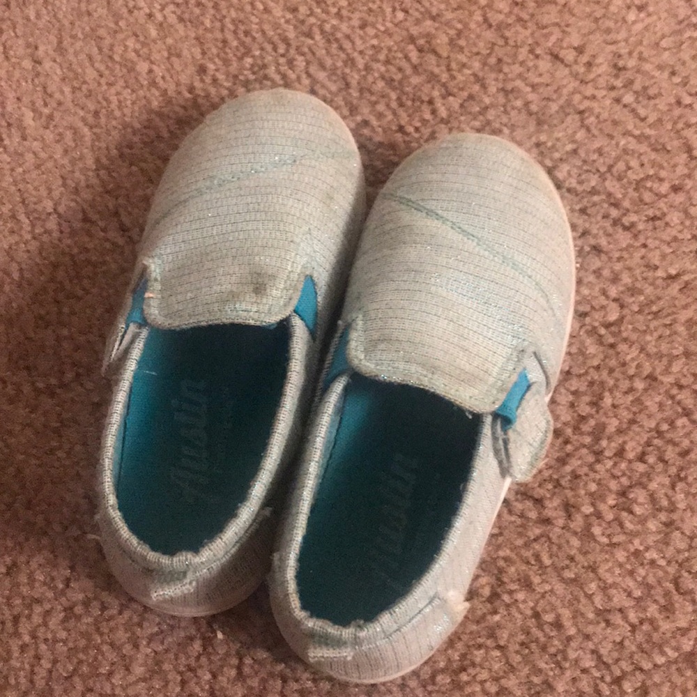 Girls toddler size 9 shoes